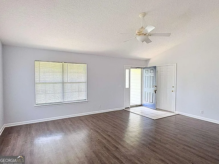 120 Pleasant Breeze Way — Photo 7