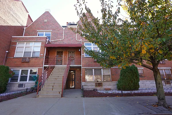 Sold by Remax Edge | media 27