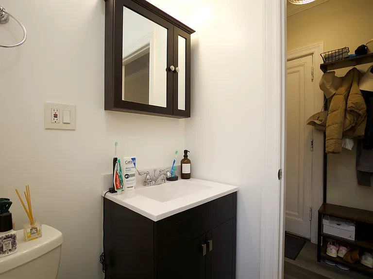 646 W Roscoe St #N3 — Photo 20