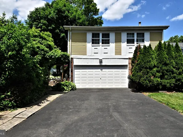 156 Commonwealth Dr, Newtown, PA 18940