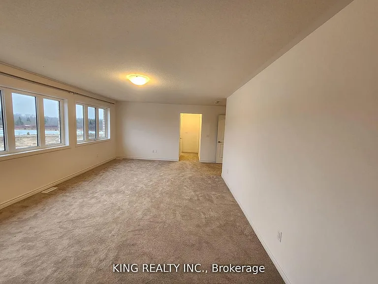 373 Russell St — Photo 21