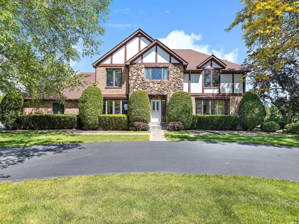 38665 N Burr Oak Ln, Wadsworth, IL 60083