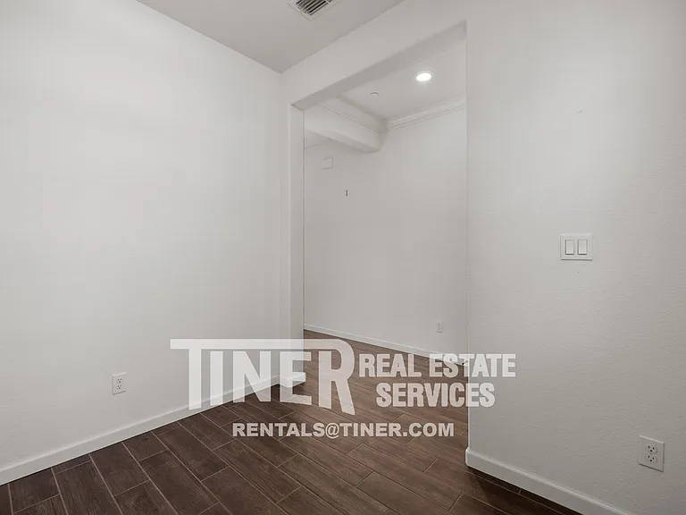 8082 Avanti Dr — Photo 9