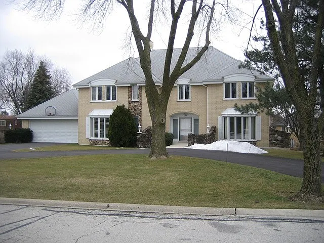 10 Shelburne Dr photo 1