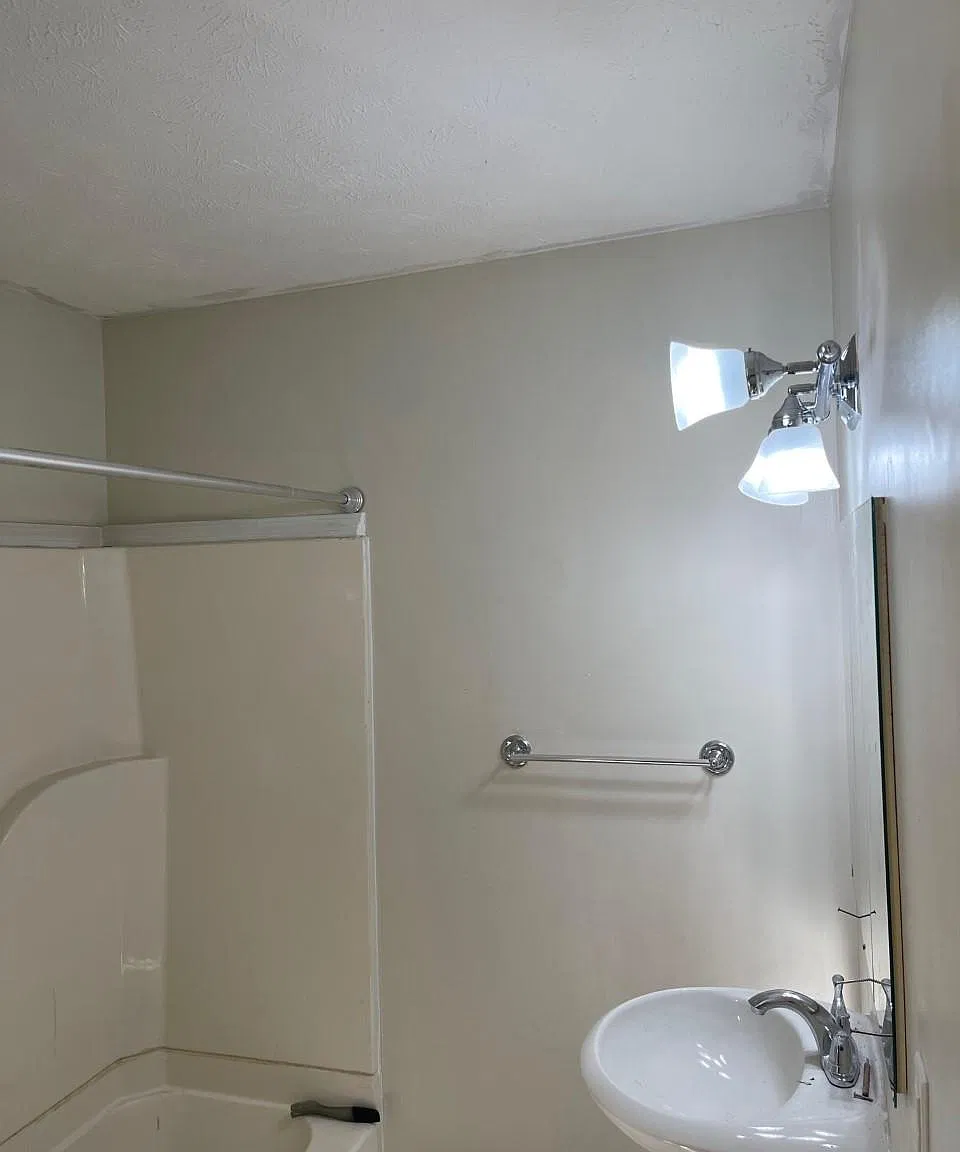 325 Voorhis St — Photo 2