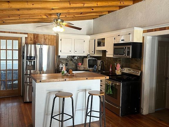 5th image of 417 Phelps Cir