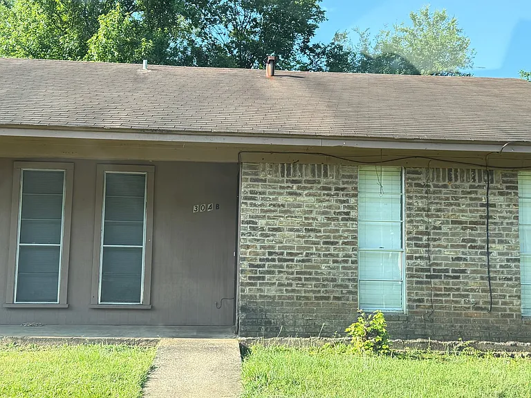 304 Nikki Dr — Photo 1