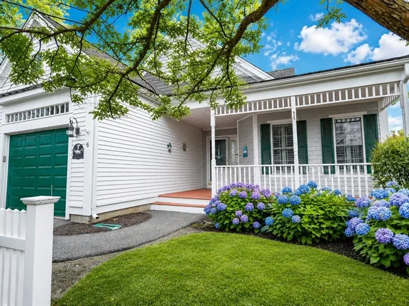 6 Berrywood Ct Unit 6, Buzzards Bay, MA 02532