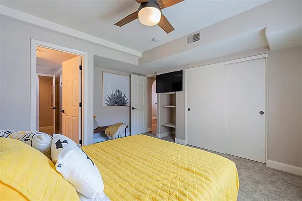 174 S Laguna Dr — Photo 25