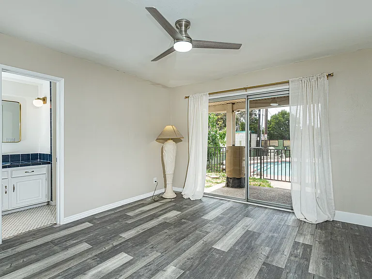 482 Minot Ave — Photo 12