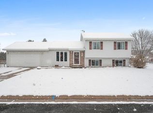 457 Laurel Dr, New Richmond, WI 54017