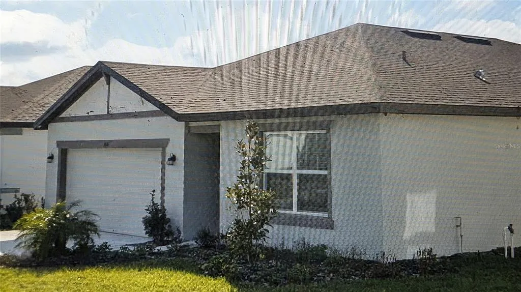 3 bed, 2.0 bath, 1844 sqft, $2,696 — Photo 1