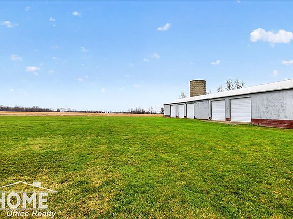 2nd image of 4141 Copas Rd