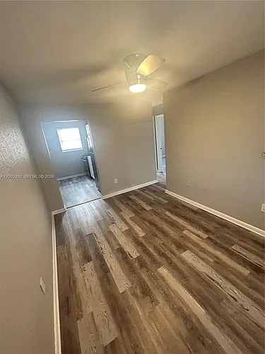 161 NW 15th St #3 Photo 1