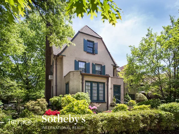 14 Ascan Avenue image 1 of 19