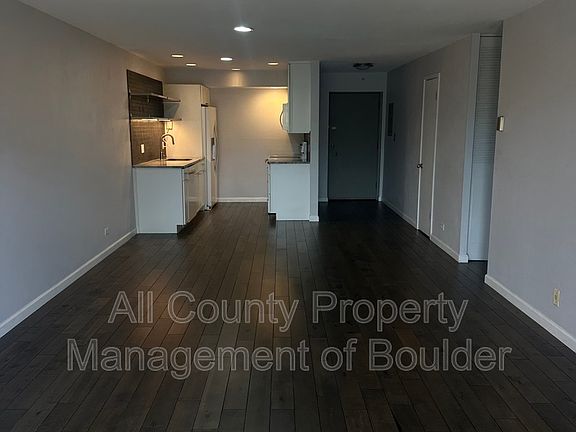 5th image of 500 Mohawk Dr APT 401