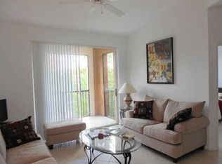 1235 Reserve Way APT 101, Naples, FL 34105