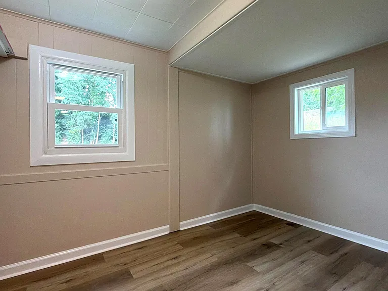 540 Oakwood St — Photo 8