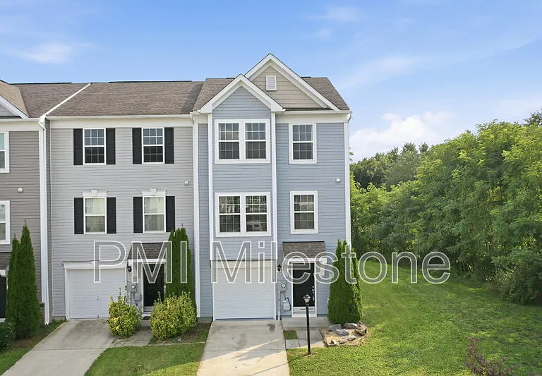 100 Bertelli Ct — Photo 2