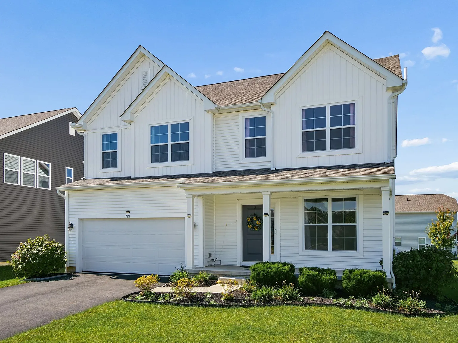 4 bed, 2.5 bath, 2400 sqft, $2,999 — Photo 3