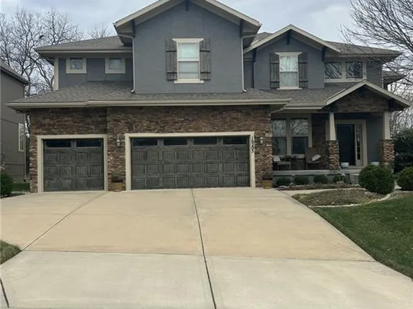 16205 England St, Overland Park, KS 66085
