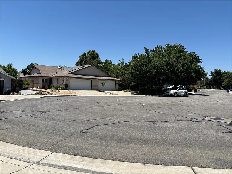1509 Trinity Ct — Photo 30