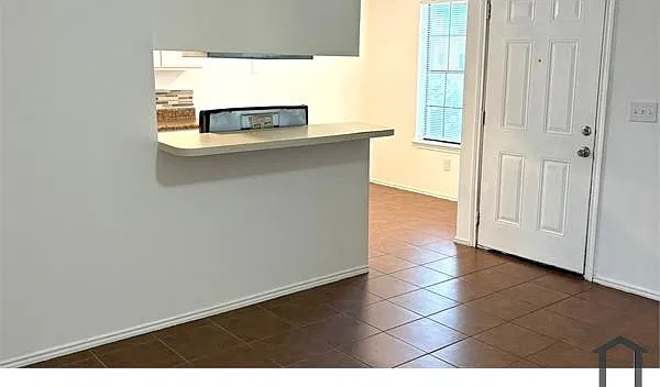 2 bed, 837 sqft, $1,395 — Photo 4