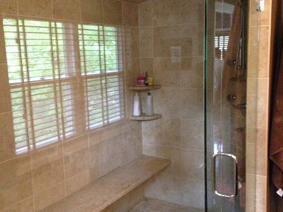 steam room/rain shower