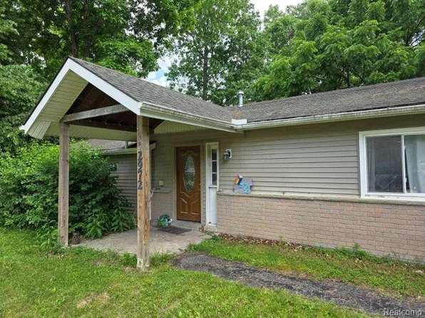 2972 E Textile Rd, Ann Arbor, MI 48108