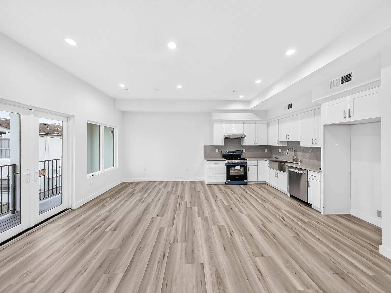 3 bed, 1831 sqft, $4,600 — Photo 2