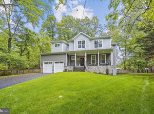 8516 Forest St, Annandale, VA 22003