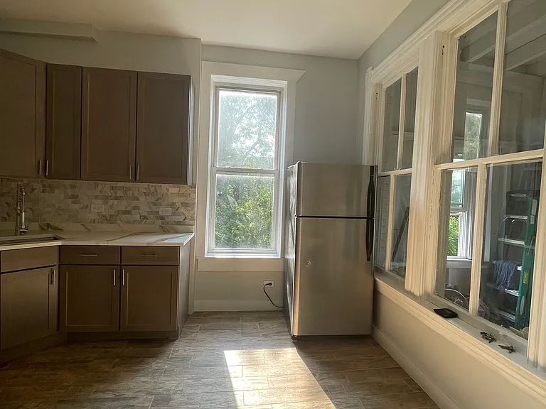 1341 N Washtenaw Ave #3 — Photo 2
