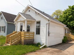 1013 Wisconsin St, Oshkosh, WI 54901
