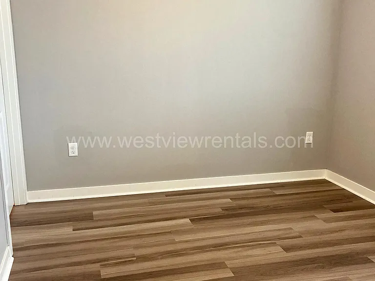 203 E Laurel St — Photo 206