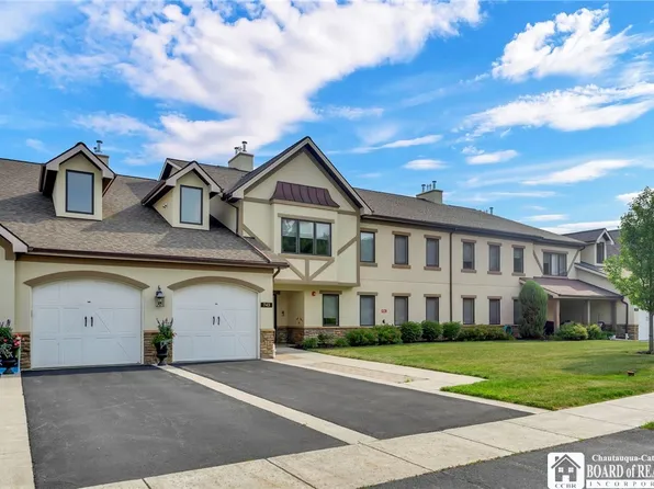 743 Legacy Dr #209, Lewiston, NY 14092