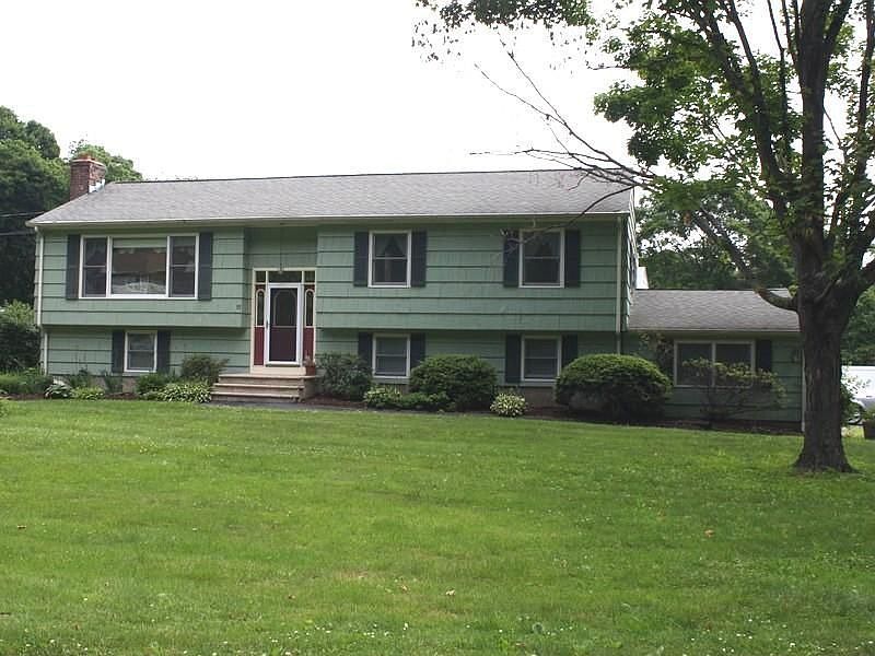 Raised Ranch with Legal Accessory
        Apartment