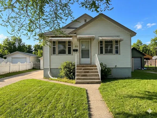 46 S 2nd St NW, Medicine Hat, AB T1A 6J1