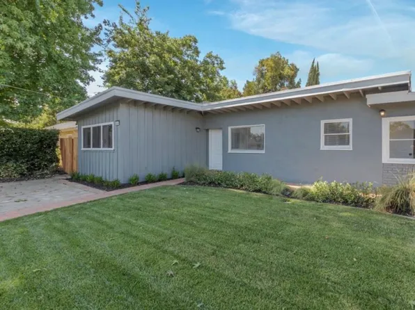 7419 E Pine St, Hughson, CA 95326