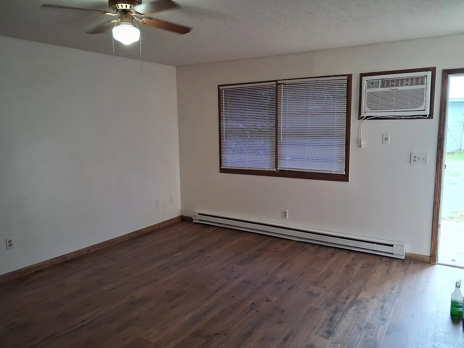 418 East Wood Street - 11 — Photo 1