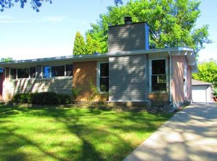 45 N Grant Dr, Addison, IL 60101