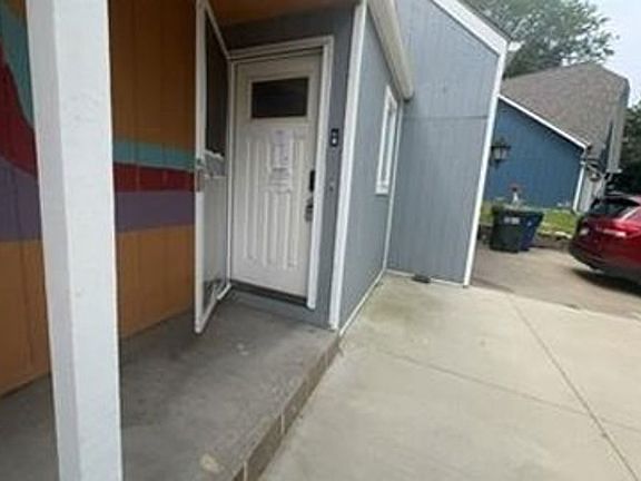 3rd image of 1032 Rogers Pl