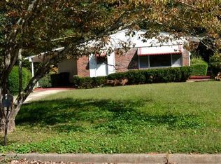 725 Amber Pl NW, Atlanta, GA 30331