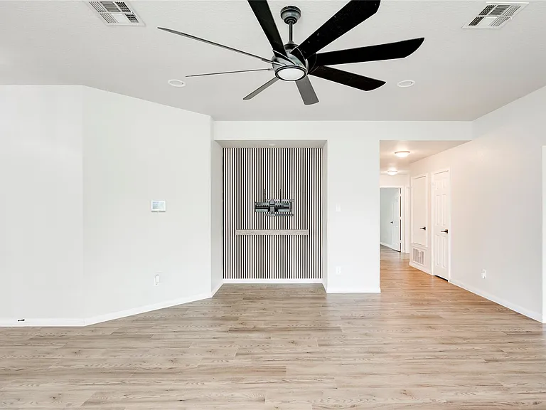 2401 Marshall Trl — Photo 7