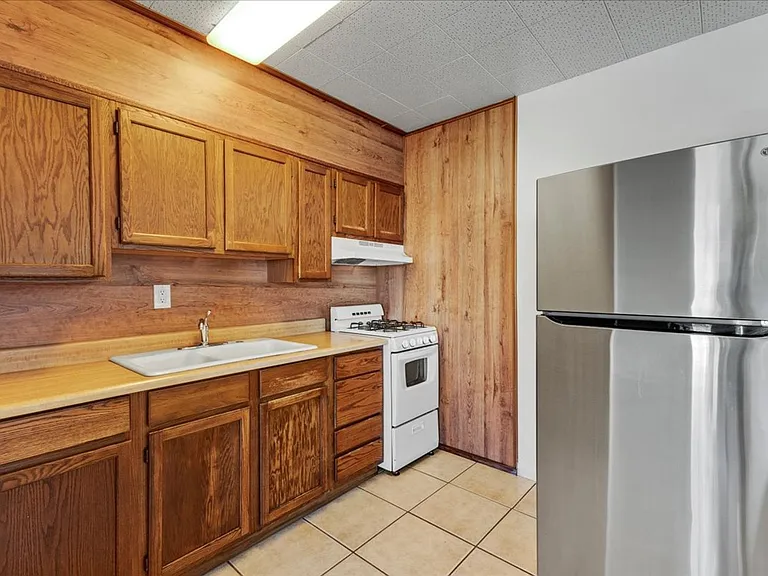 514 Sloat Ave — Photo 3
