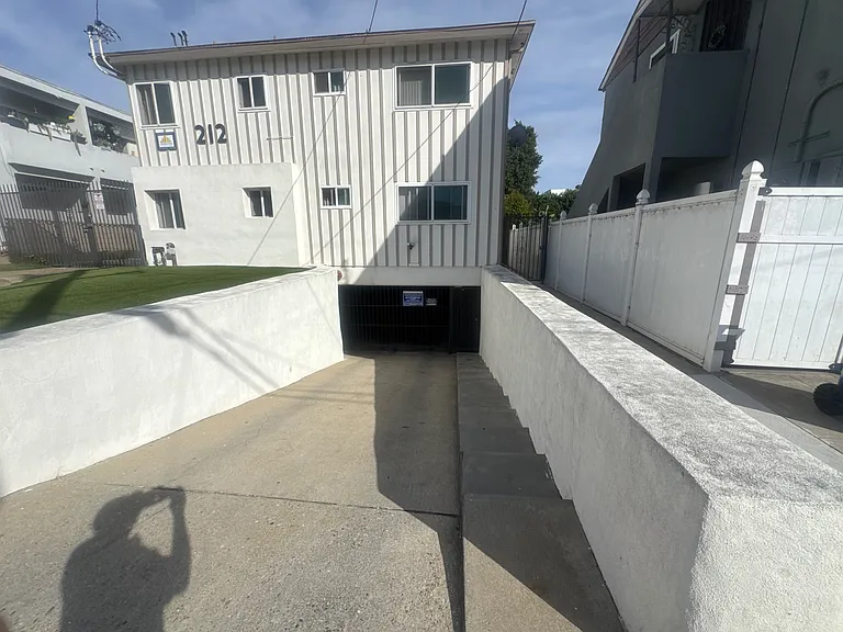 212 E Tamarack Ave #6 — Photo 6