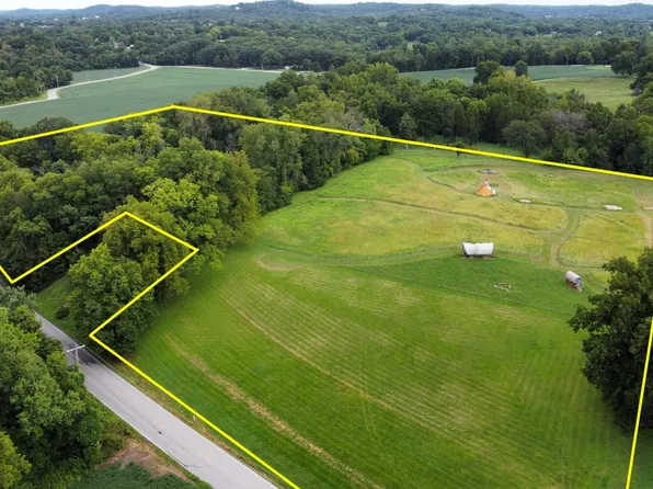 8 Boone Monument Rd, Marthasville, MO 63357