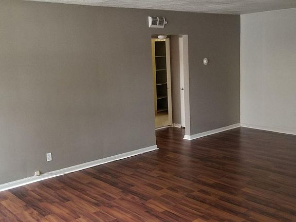 3rd image of 2812 E 130th St