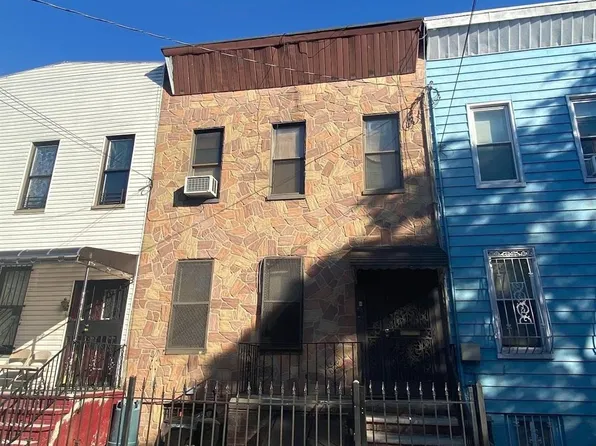 13 Pine Street, Brooklyn, NY 11208