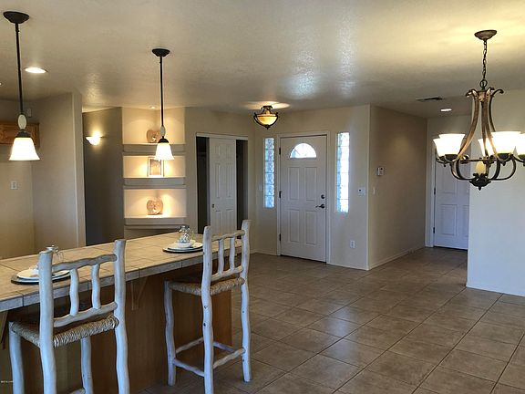 3rd image of 211 Buckboard Ct