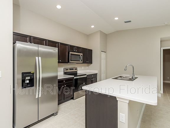 5th image of 1414 Toy St SE